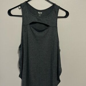 Flowy Tank
